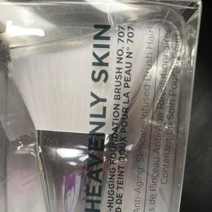 It Cosmetics Heavenly Skin Foundation Brush